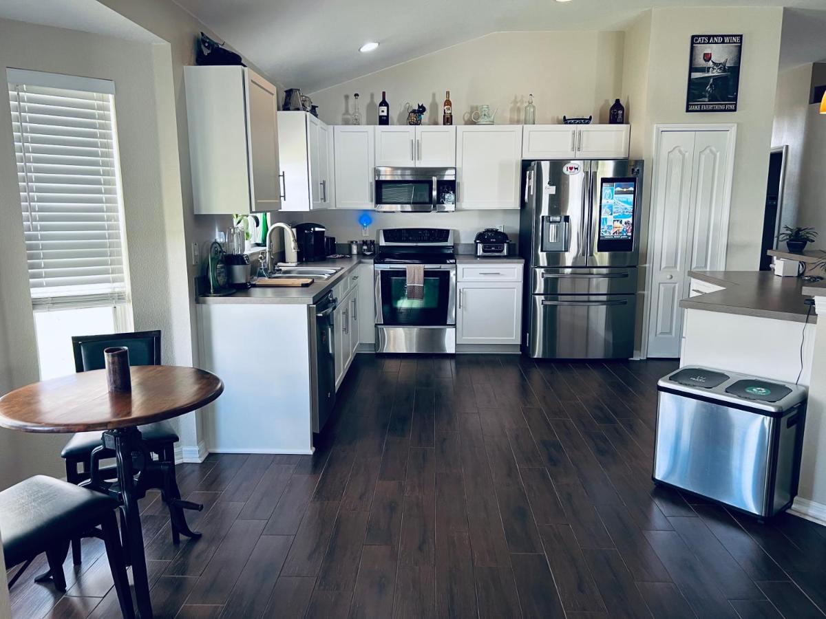 Ruskin Fl Private 2 Bdrm 1 Bath Suite Common Areas Shared With Host And Cat Екстериор снимка
