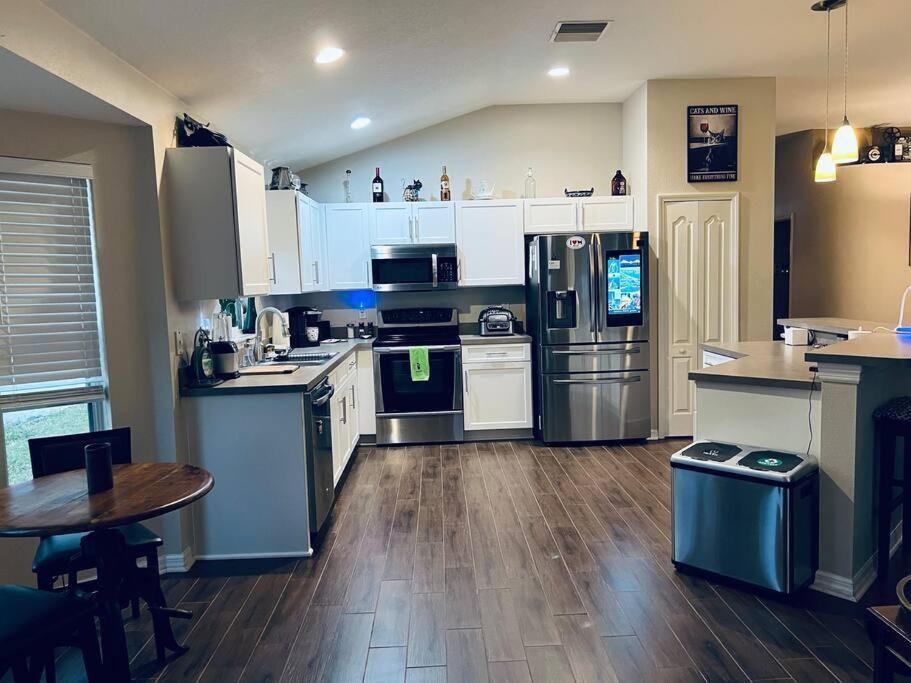 Ruskin Fl Private 2 Bdrm 1 Bath Suite Common Areas Shared With Host And Cat Екстериор снимка